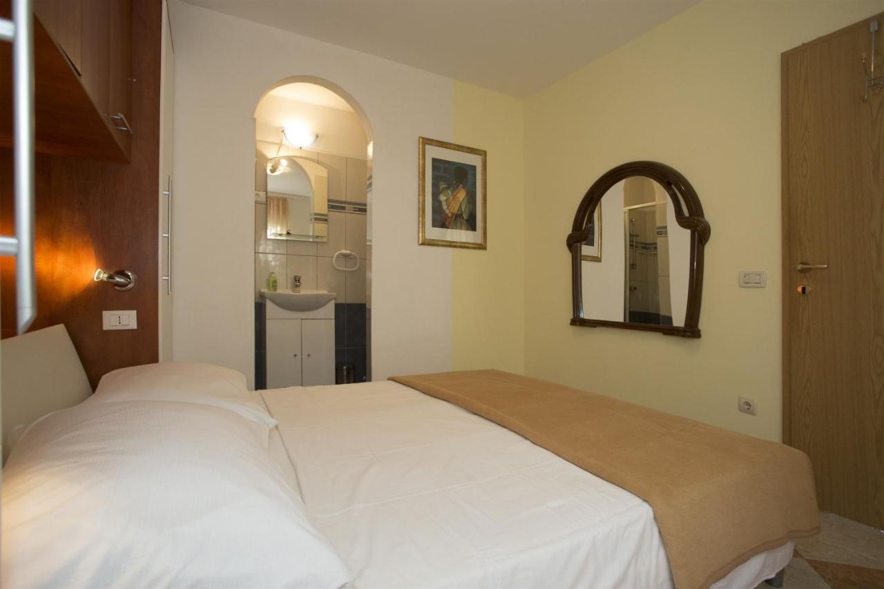 Apartments Gudelj Trogir Exterior foto