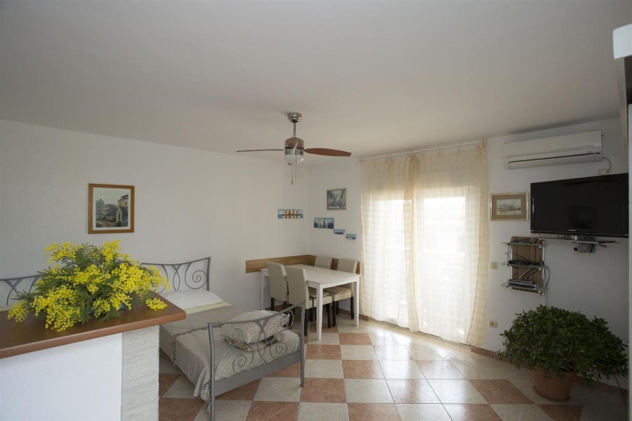 Apartments Gudelj Trogir Exterior foto