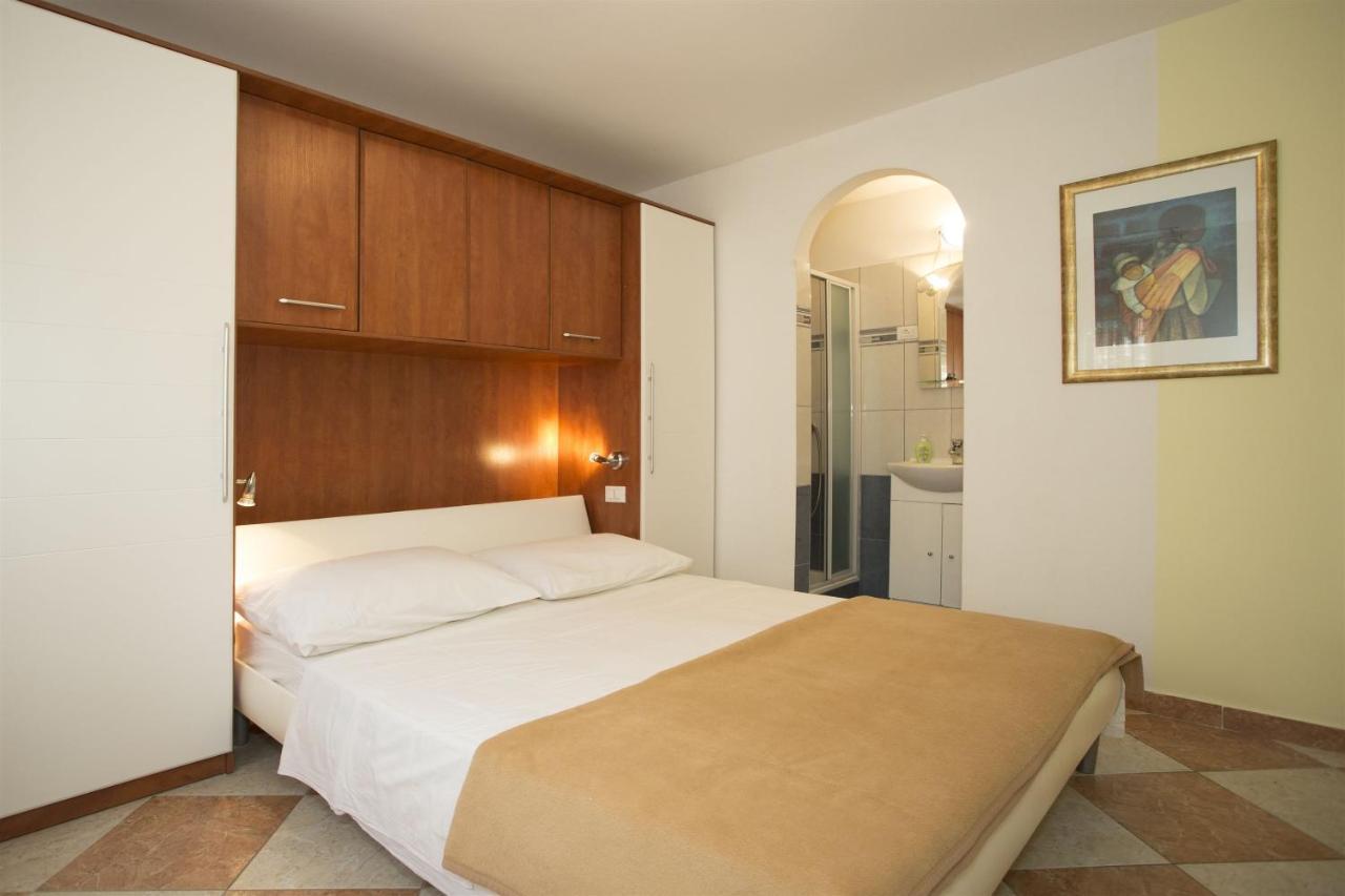 Apartments Gudelj Trogir Exterior foto