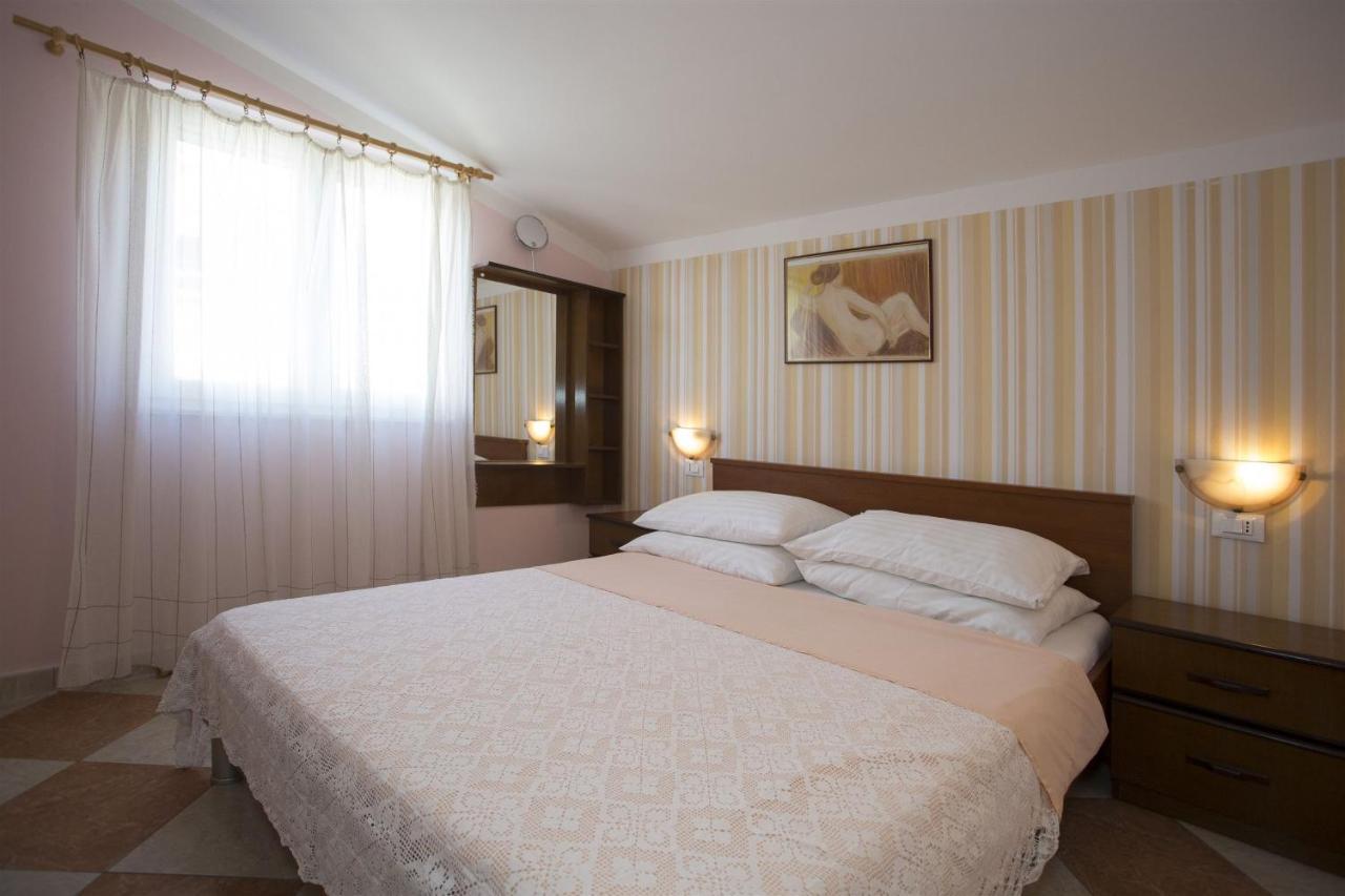 Apartments Gudelj Trogir Exterior foto